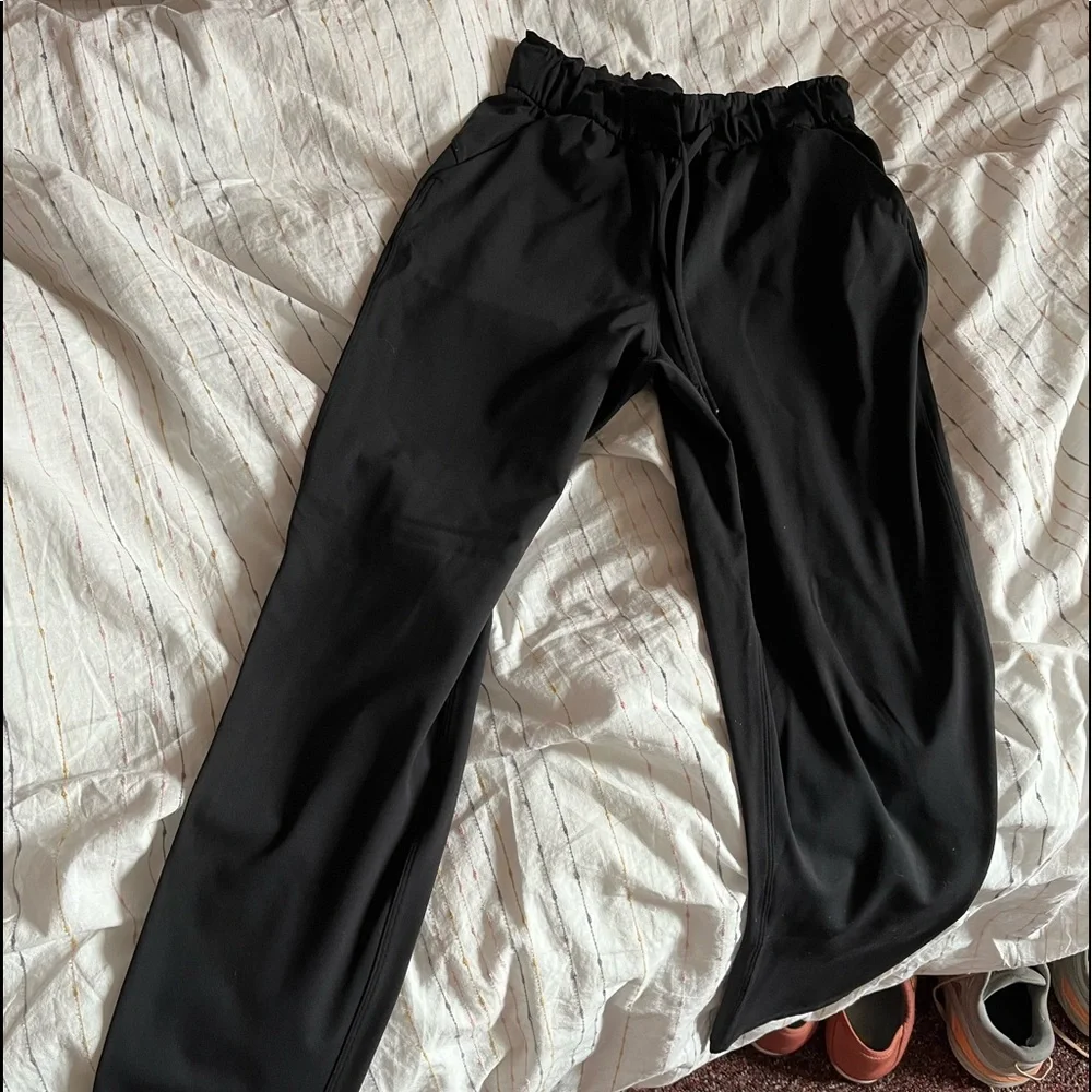 lululemon black on the fly pant 7/8 25” - Picture 4 of 6